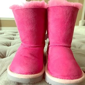 Toddler Hot Pink Ugg Boots w/ribbon